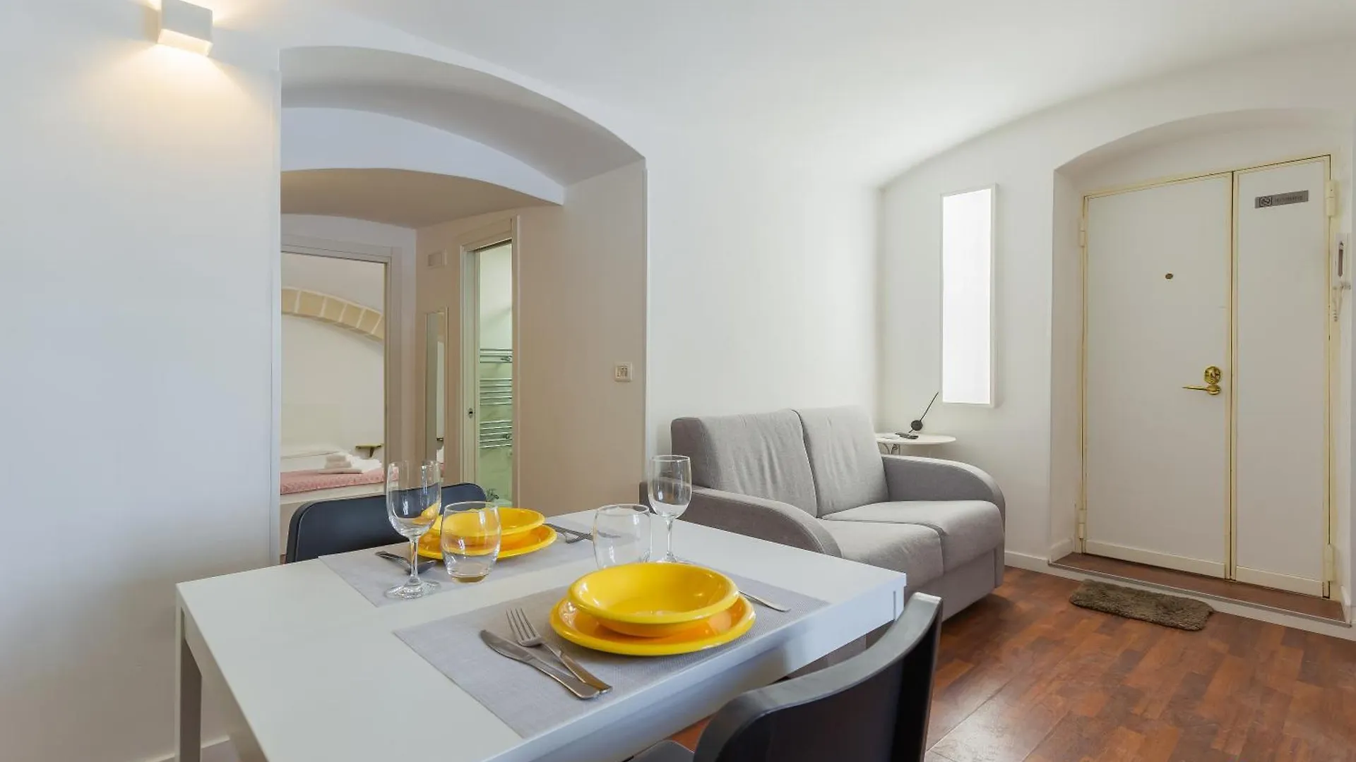 Massari Home By Apulia Accommodation Bari 0*,  Italy